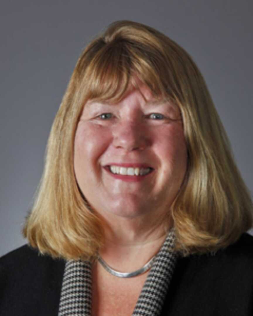 Betsy Rathbun-Gunn headshot